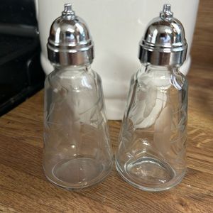 Princess House Vintage Crystal Heritage Etched Salt and Pepper Shaker Set
